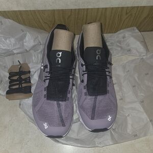New women's size 11 On Cloud lilac and black running shoes